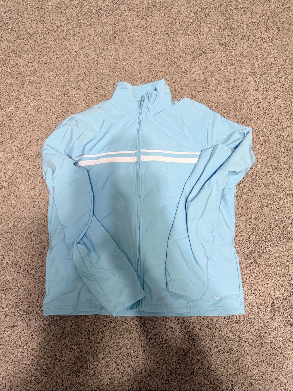 women’s nike jacket xL (16-18)